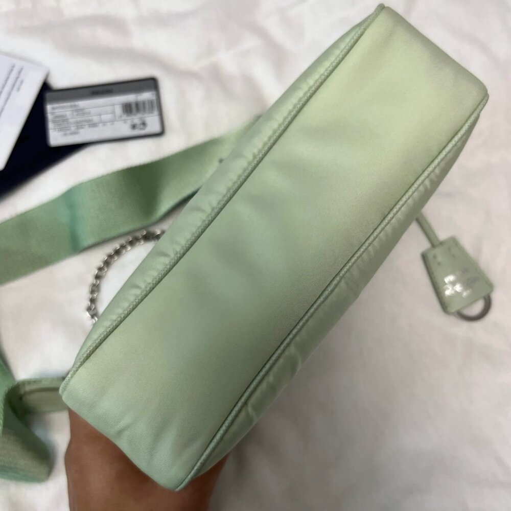 PRADA Saffiano Lux Re-Edition 2005 Shoulder Bag in Acqua - Picture 4 of 12